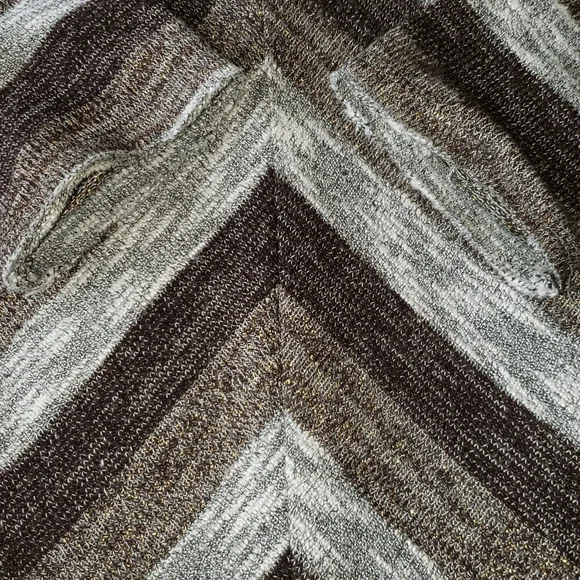 Knox Rose V Neck Sharkbite Hem Pullover Gray Brown Gold Stripe Sweater Small - Picture 4 of 8
